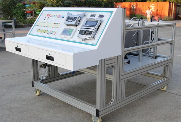 HY-QCXE505新能源汽車電動空調(diào)實(shí)訓(xùn)臺（比亞迪E5電動車） 